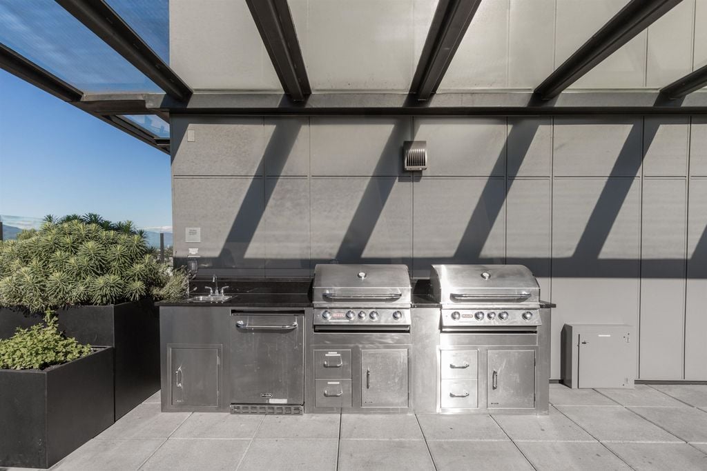 209 E 7th Ave, #607