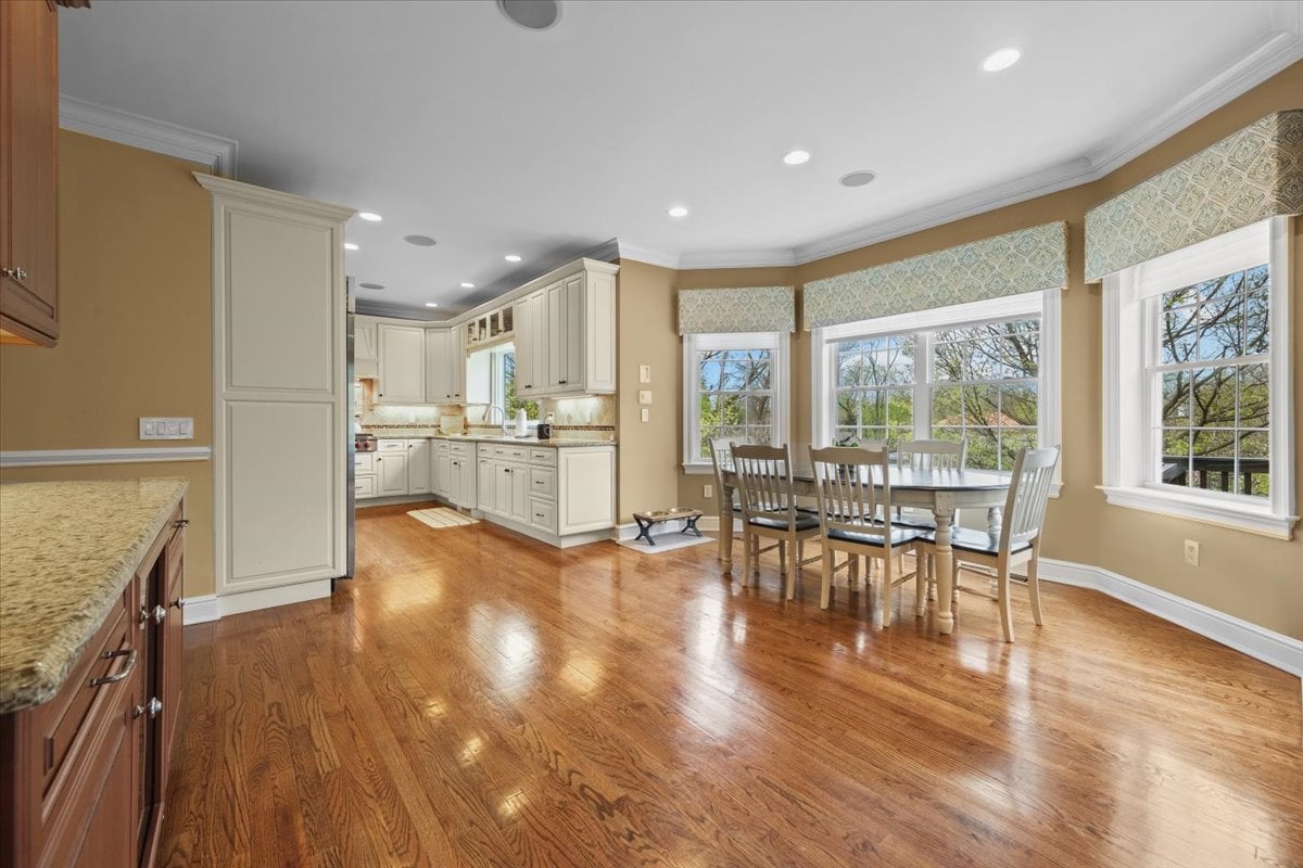 129 Scenic Drive West