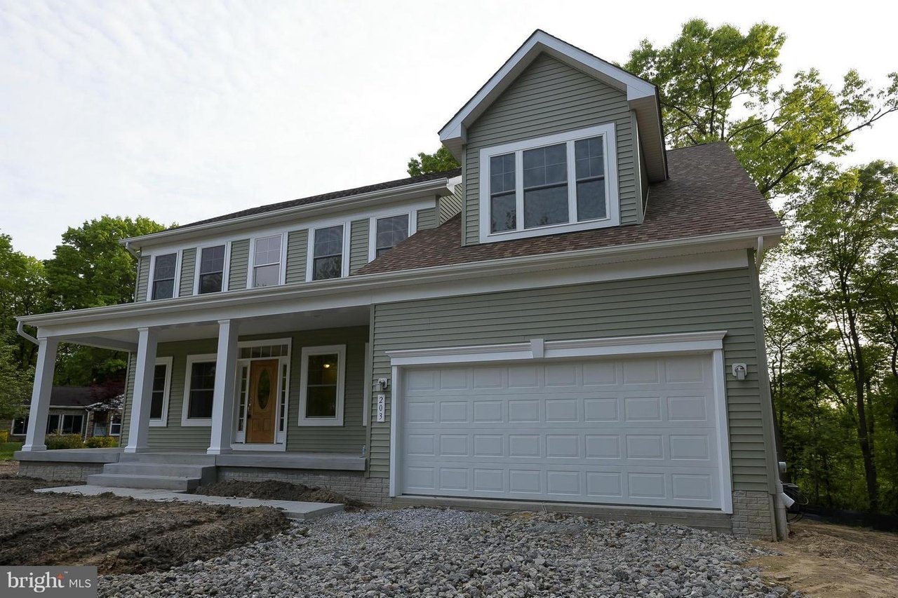 203 Lisa Ln