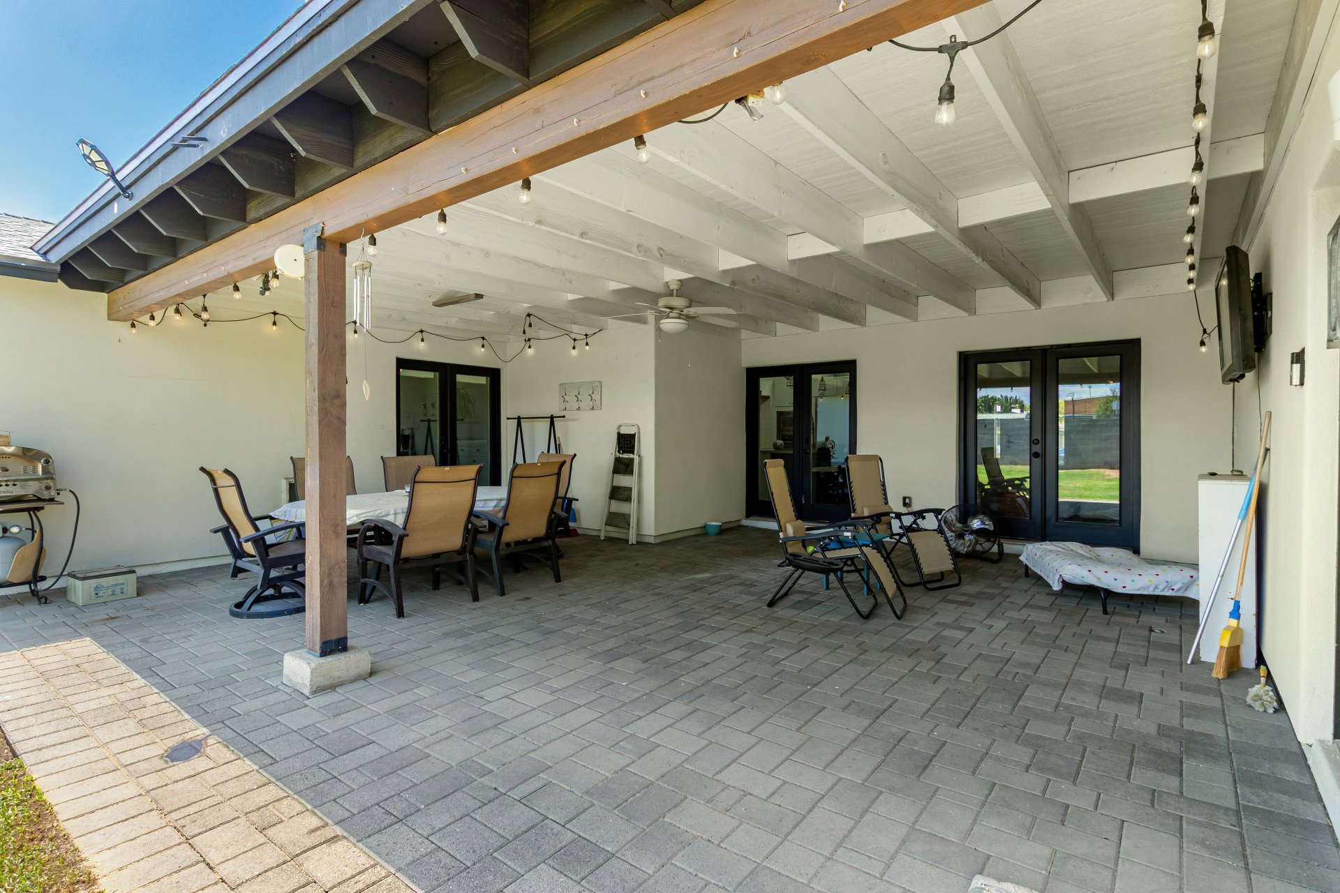 3439 N 45TH Place