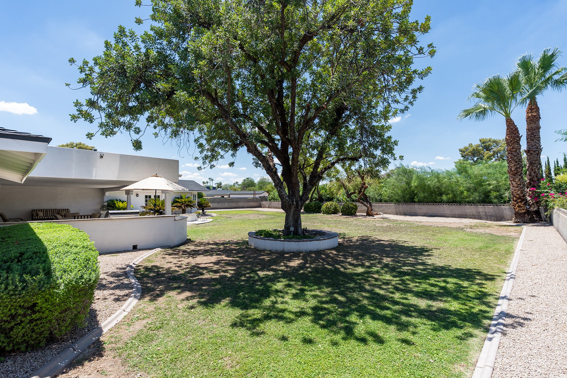 5242 N WOODMERE FAIRWAY