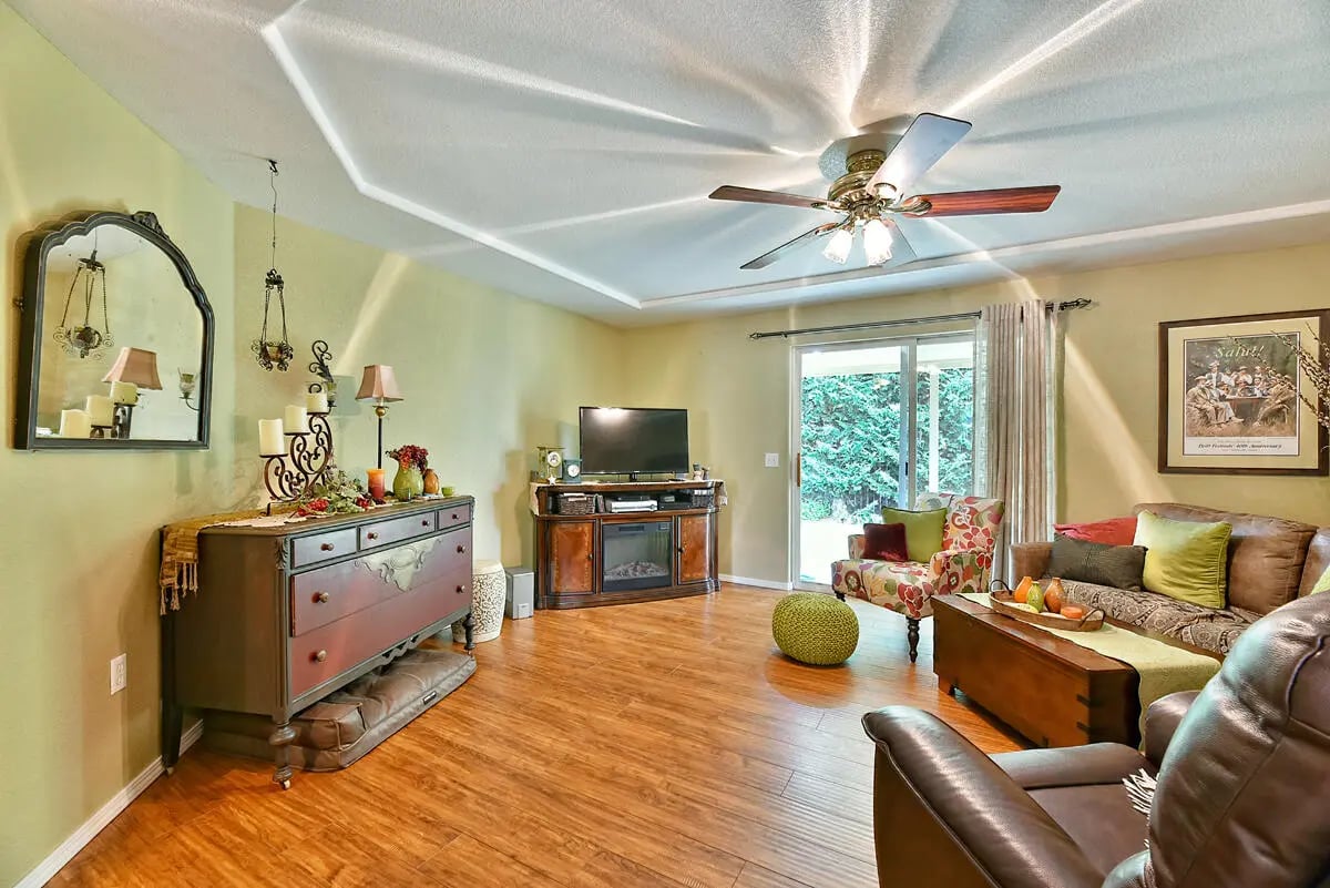 1420 Naples Dr