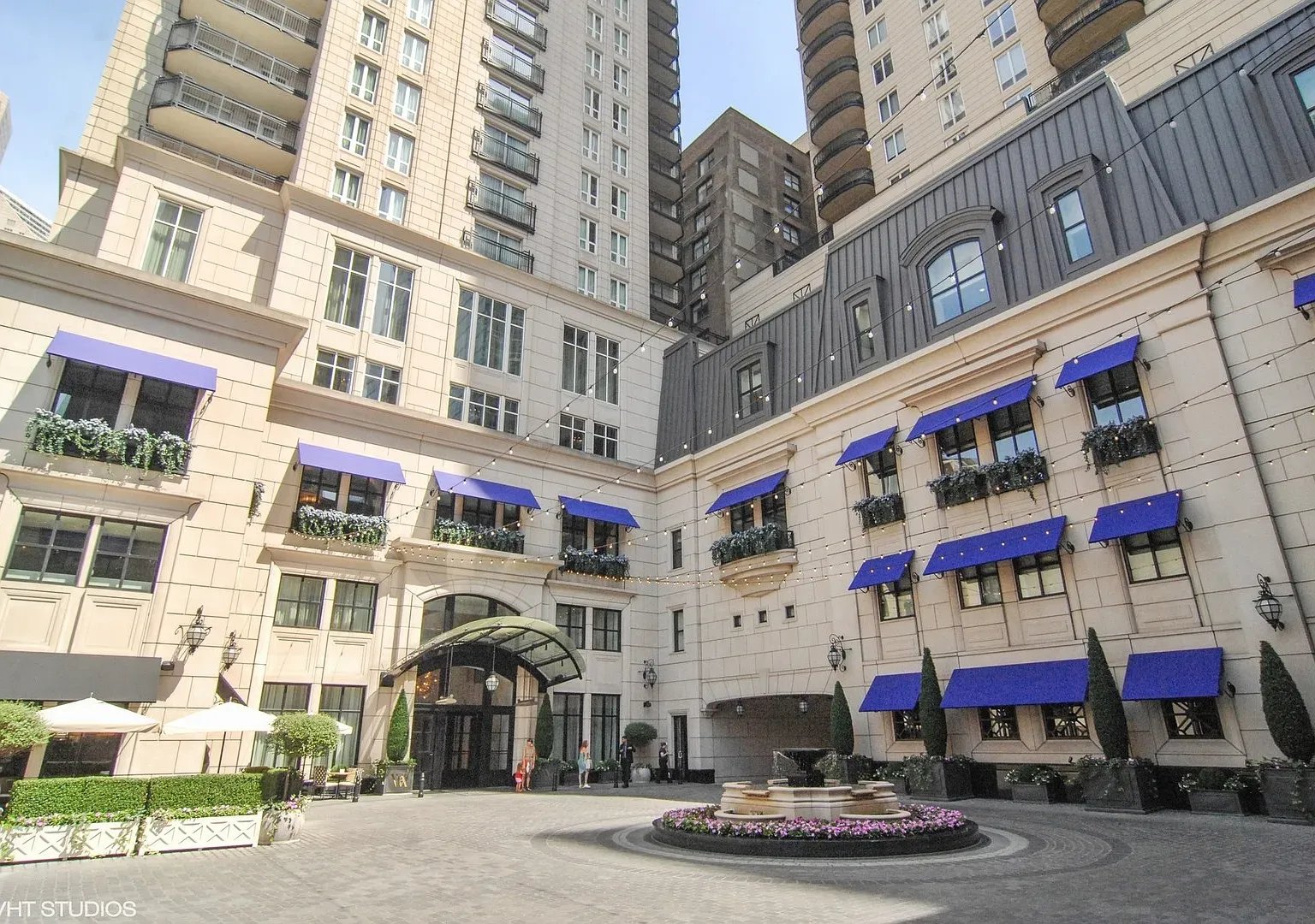 11 E Walton St APT 4202