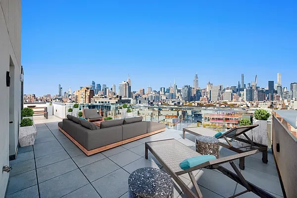 710 Metropolitan Avenue #2L+