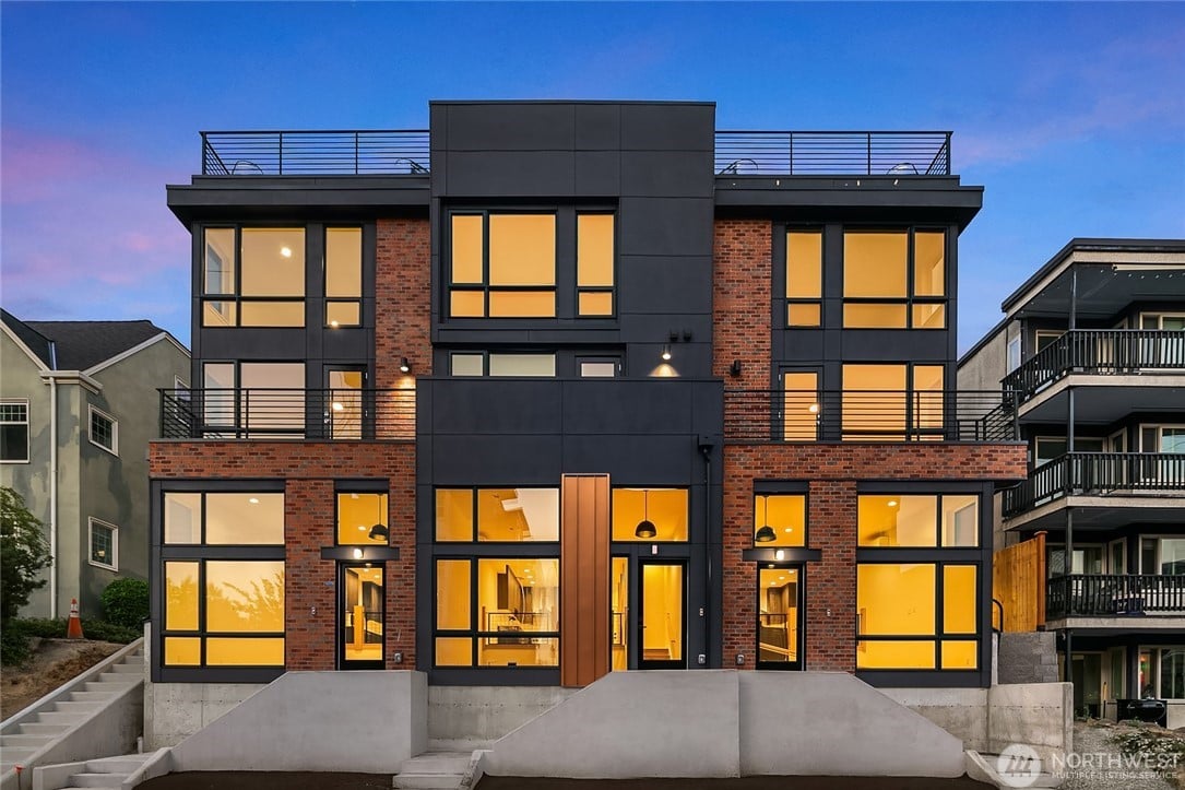 2368 Franklin Avenue E #A