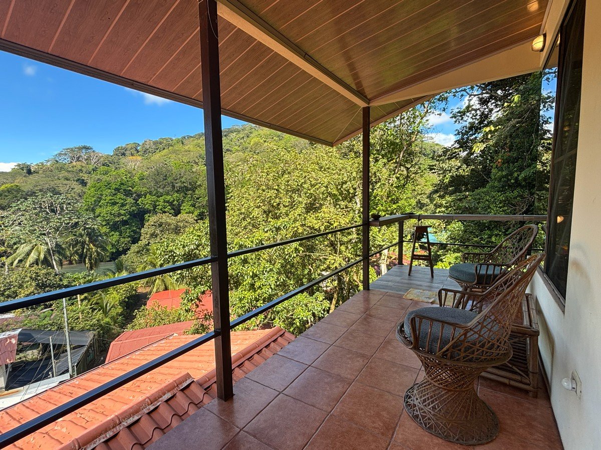 0.16 Acres – 4 Living Units, 7 Bedroom Riverfront Investment Package Near Dominical Beach With Owner Financing!!!