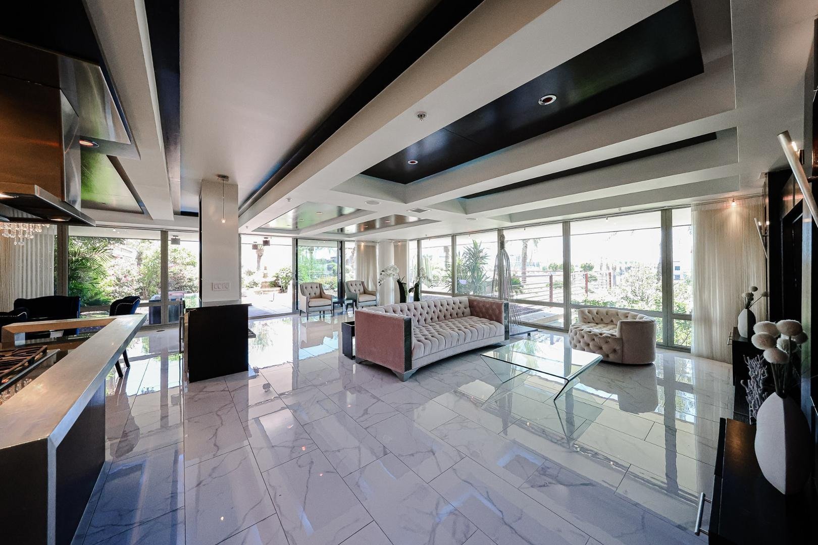 7157 E Rancho Vista Dr, #3006