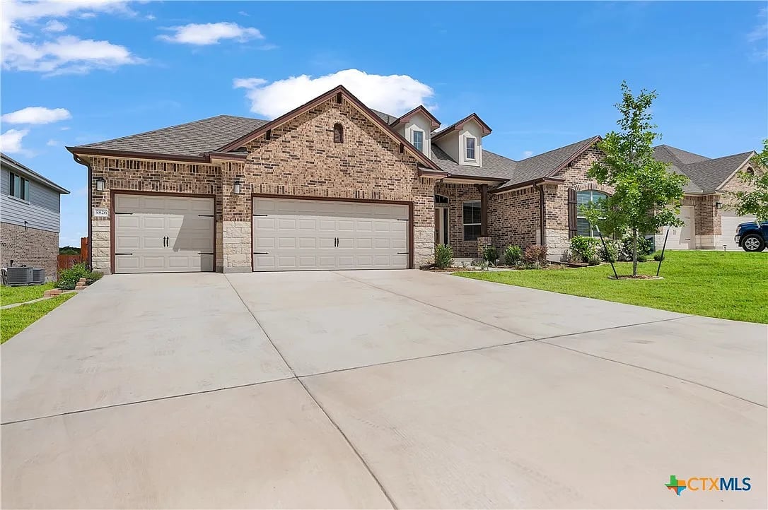 5826 Saint Charles Dr