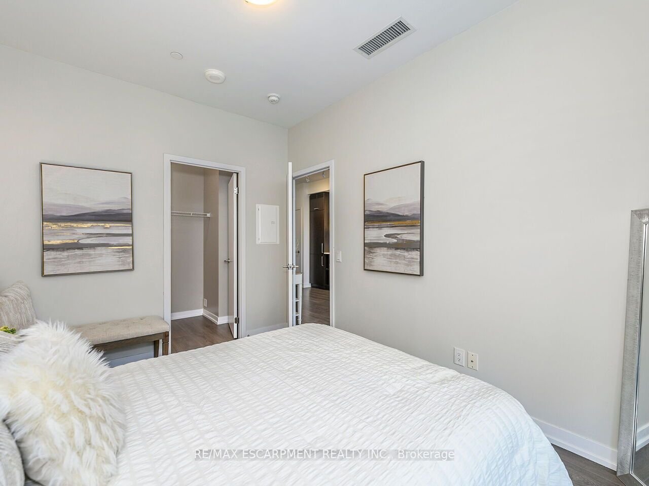 BEGINNER LUXURY IN MIDTOWN 