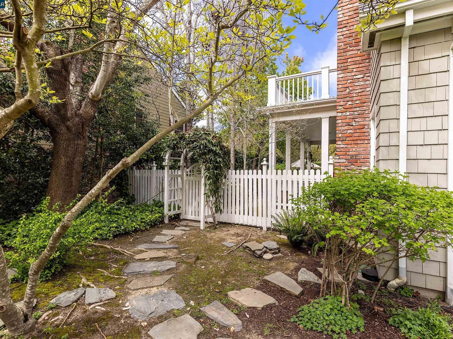 13 Merrill Dr