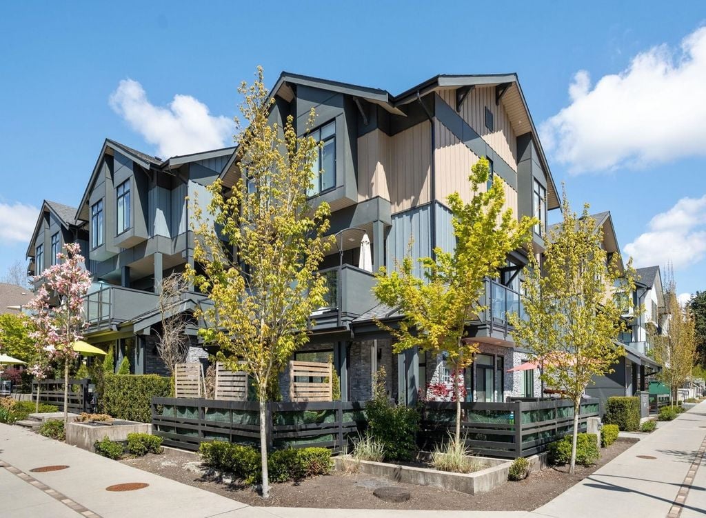 7131 17th Ave, #207