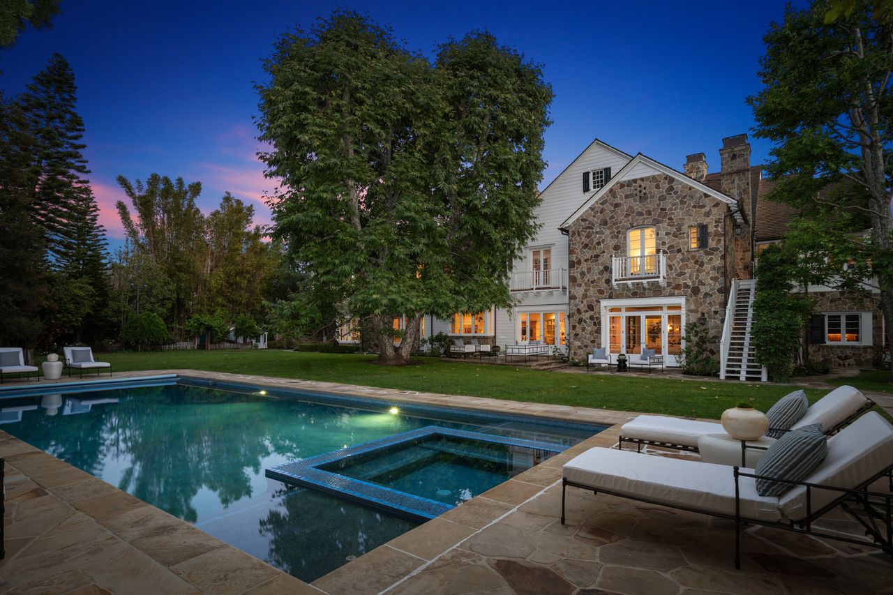 English Country Manor In Toluca Lake