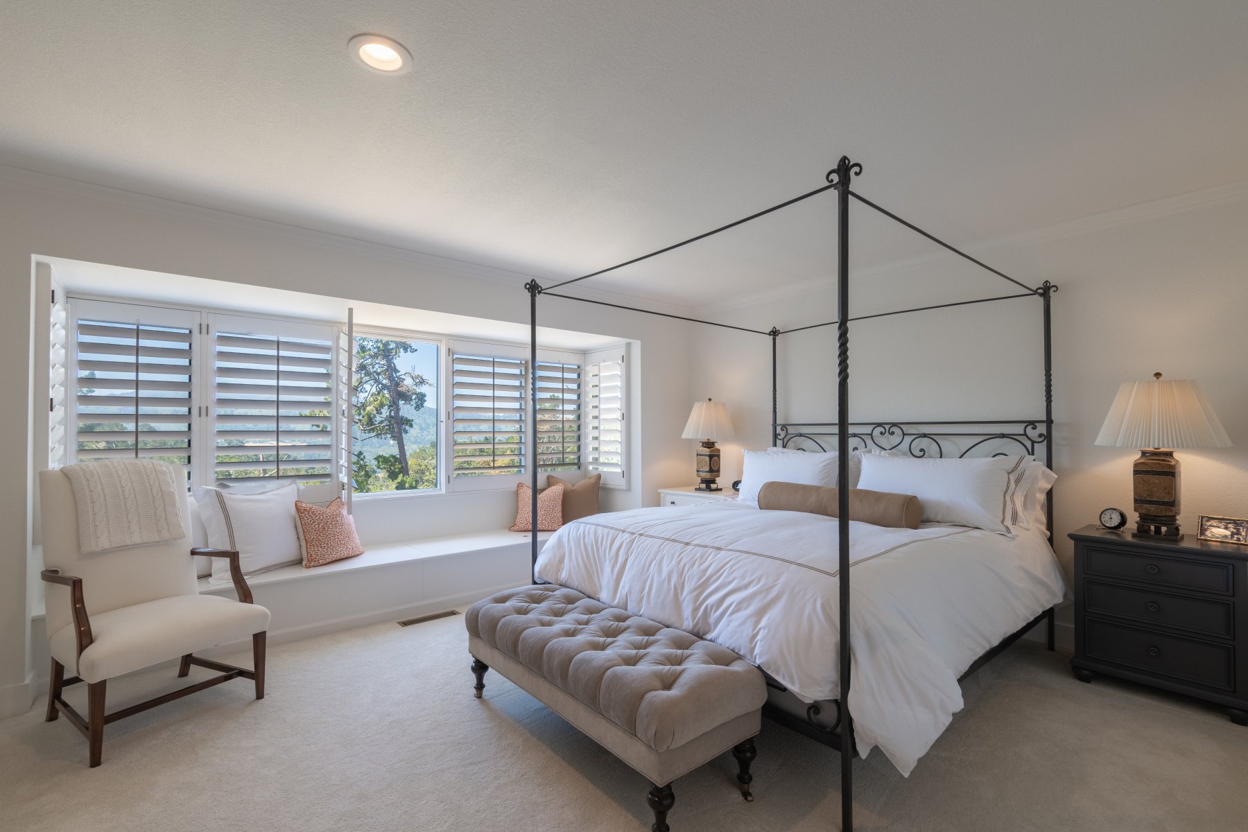 Refined Del Mesa Carmel Living - 275 Del Mesa