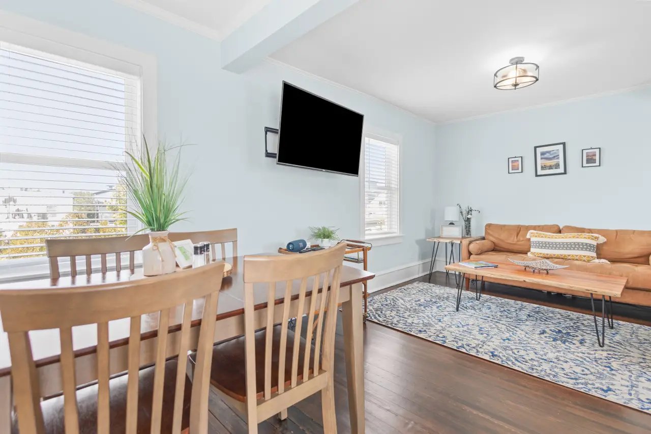 Fabulous Pied-á-Terre Close to Beaches & Downtown!