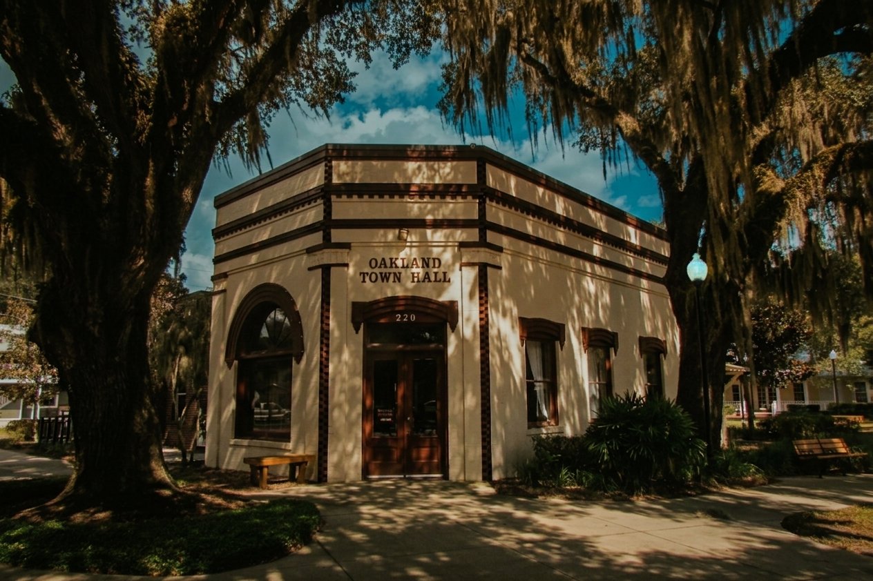 Oakland, FL