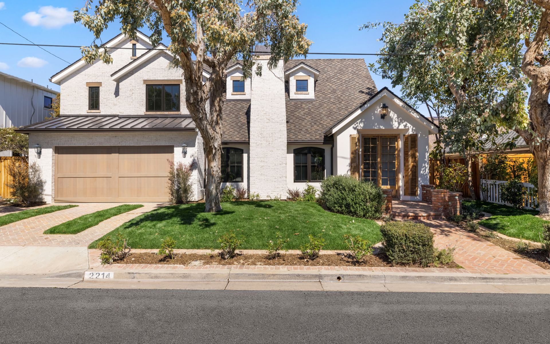 2214 Holly Lane