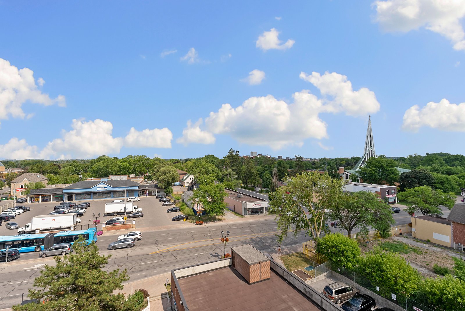 10330 Yonge Street W 707