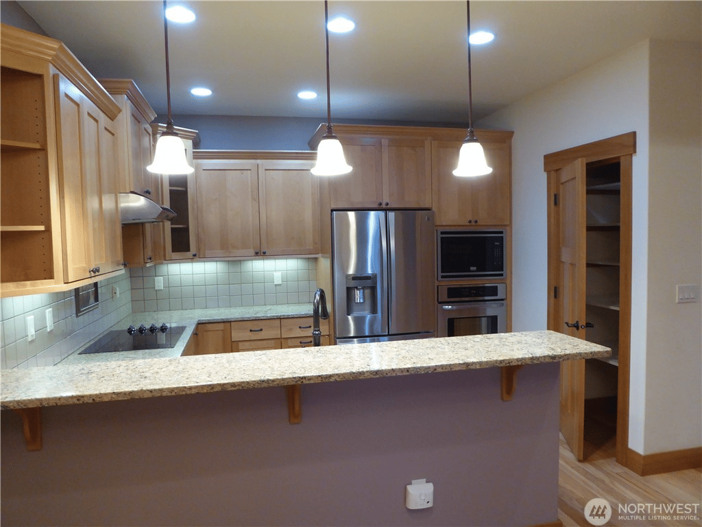 541 Village Dr