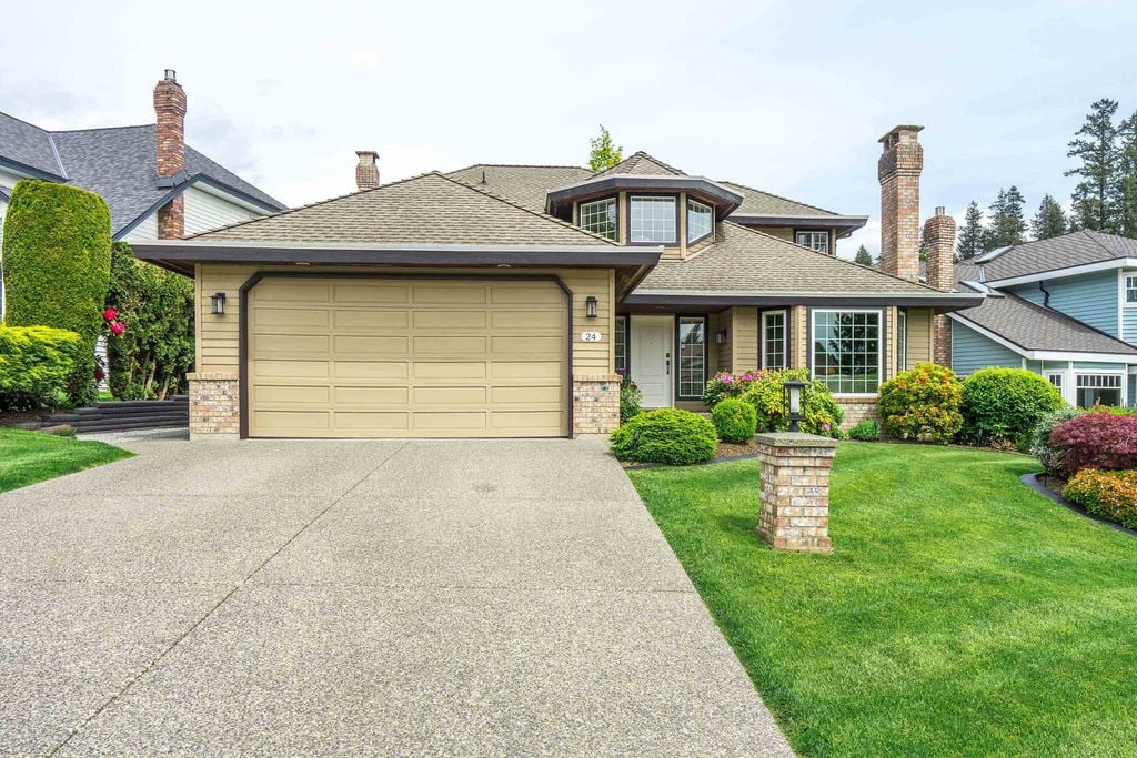 24 Ravine Dr