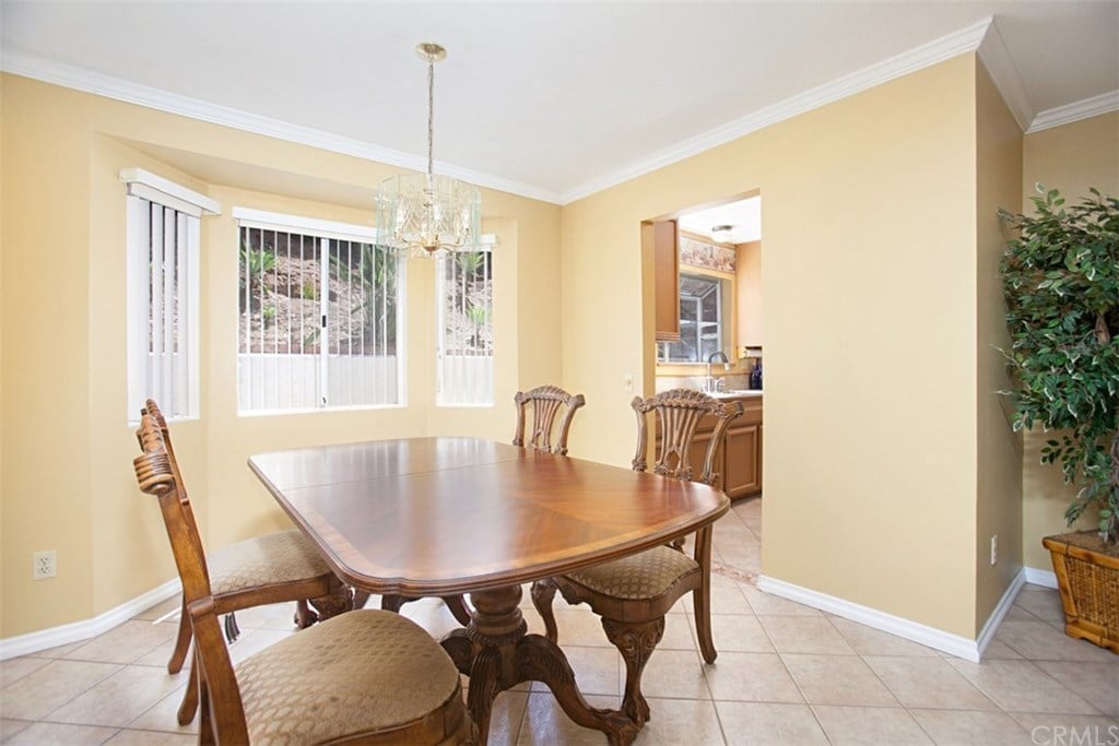 1710 S Mammoth Pl