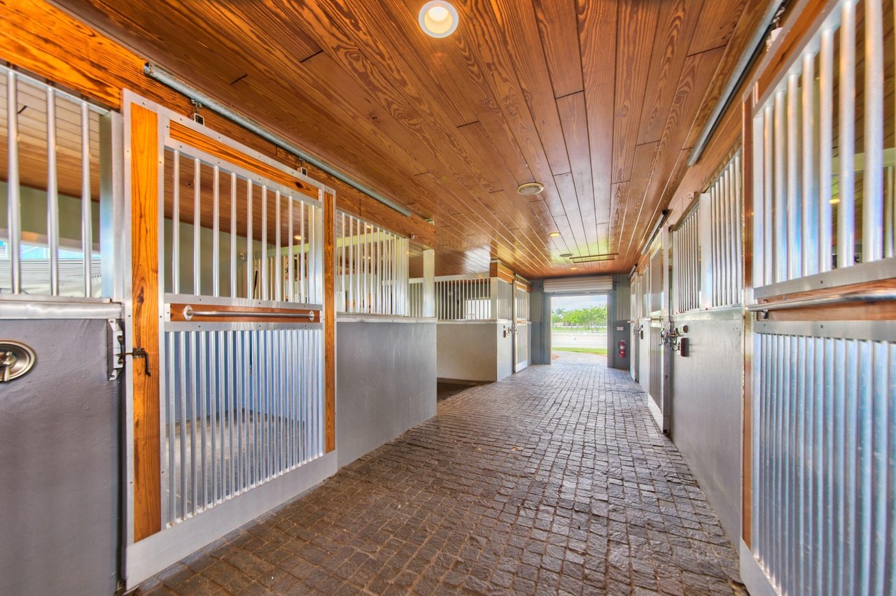 4481 Garden Point Trl