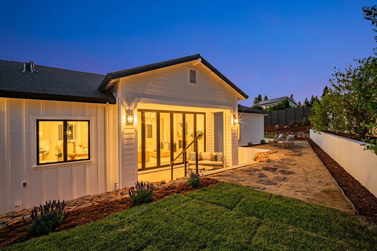 3572 Southridge Dr