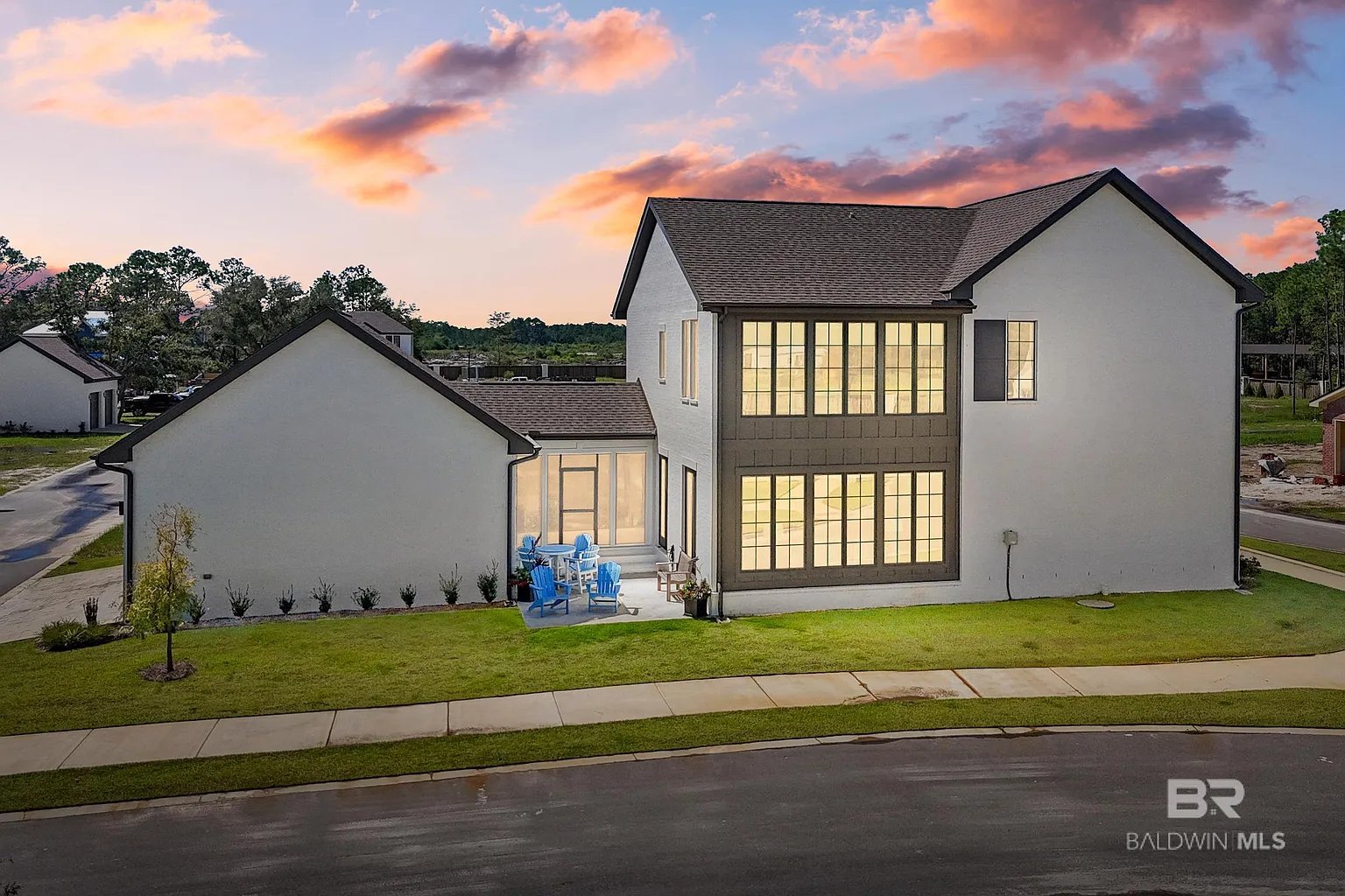 902 Inlet Cir