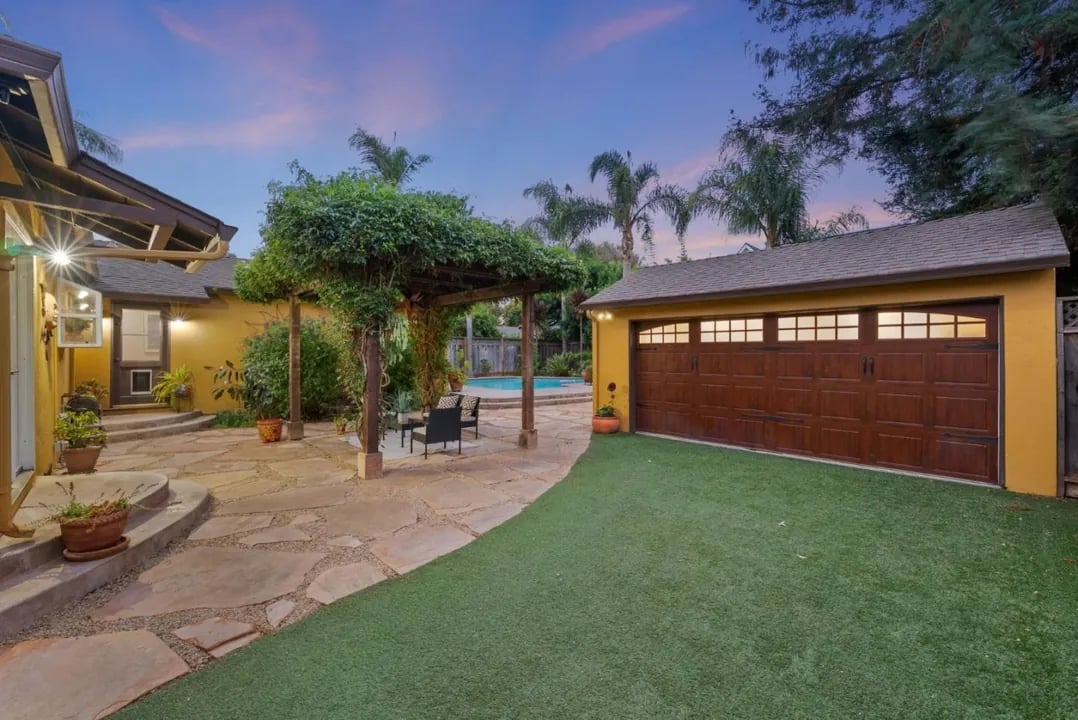 2129 Bello Ave
