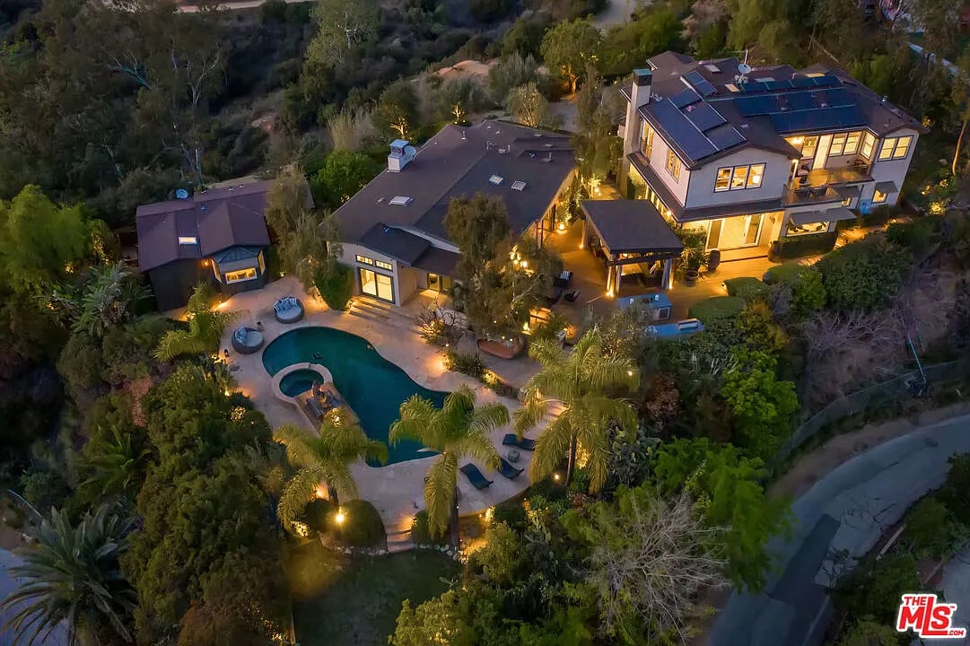 6161 Mulholland Highway