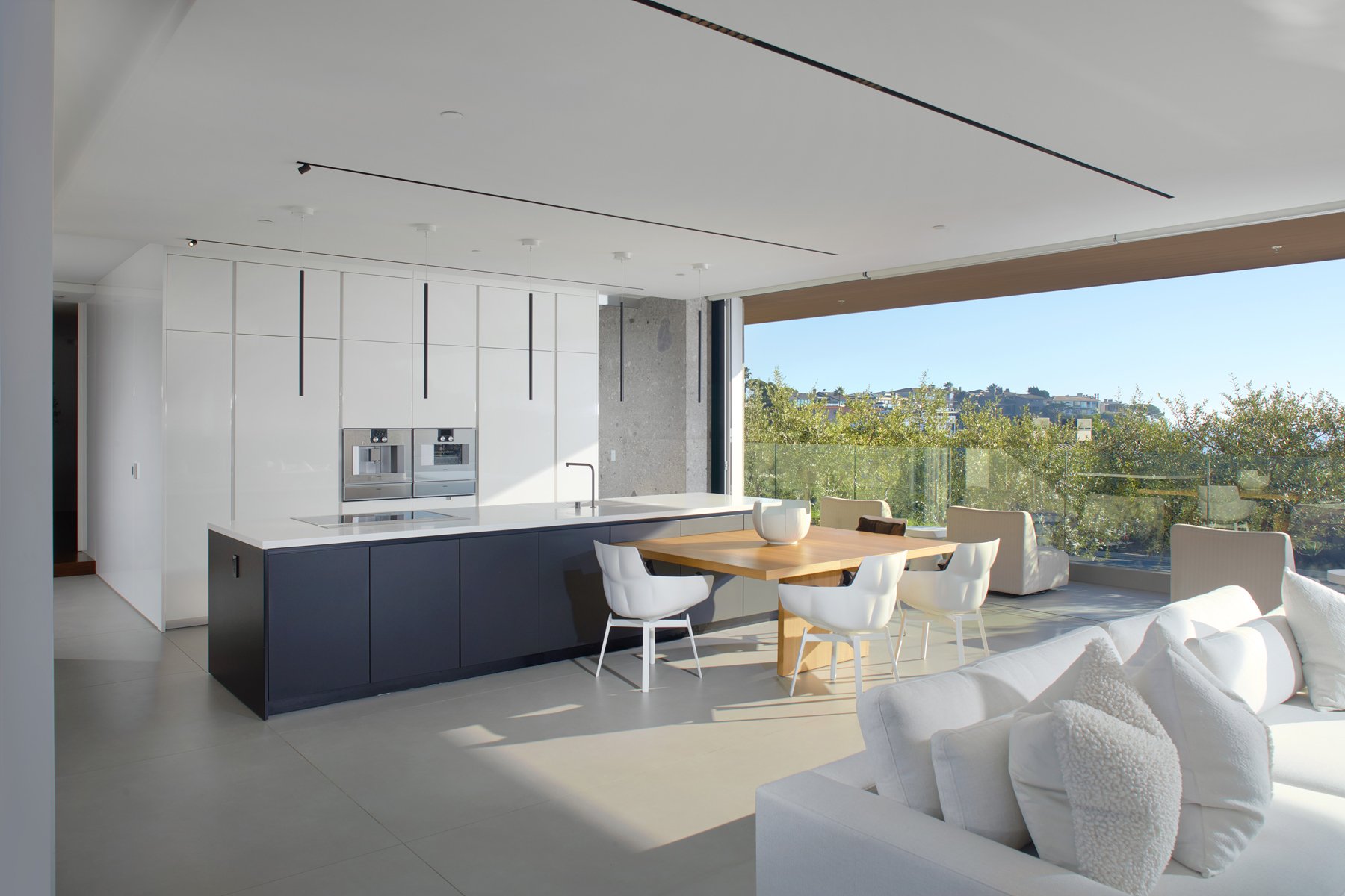 2460 Monaco