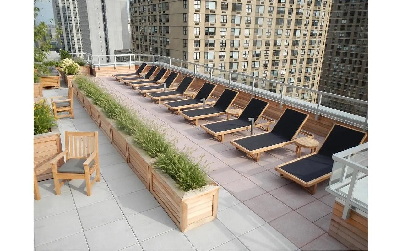 360 East 72nd Street #B211