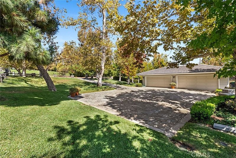10982 Bent Tree Rd, Santa Ana, CA 92705