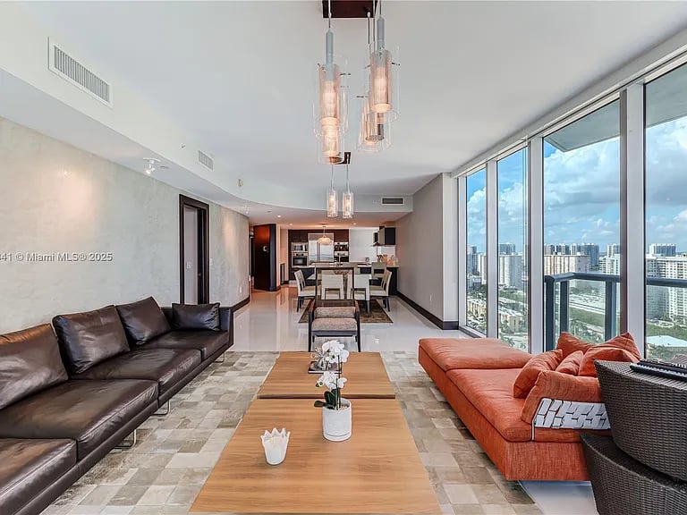 17001 Collins Ave # 2508