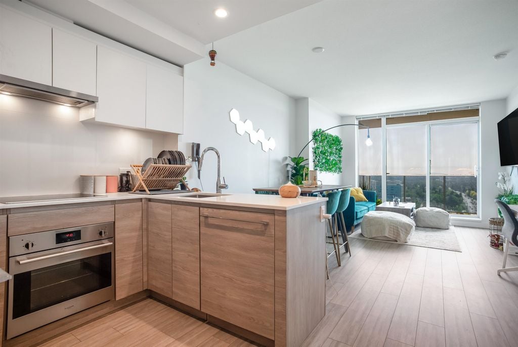 13615 Fraser Hwy, #1602