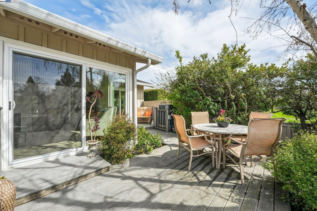 2119 Presidio Ct