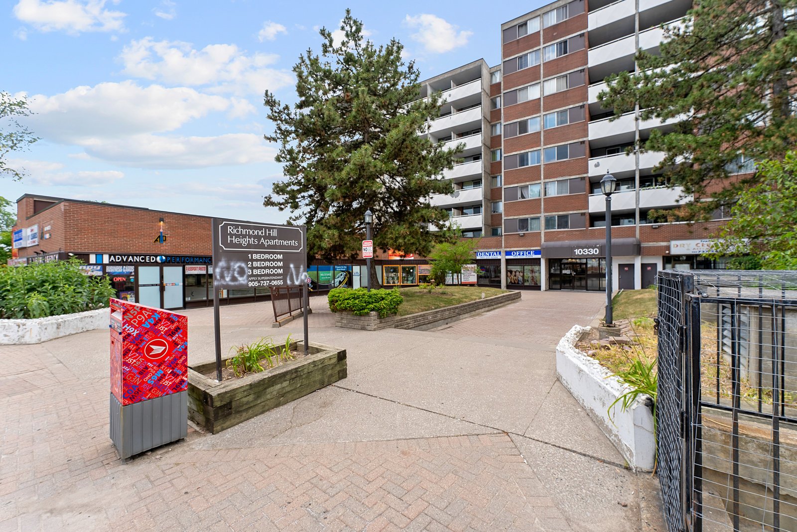 10330 Yonge Street W 707