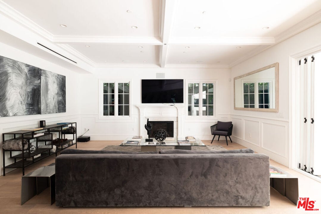 Highcliff Vista, N Stanley Ave, 90036