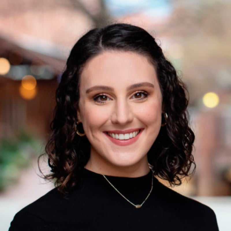 Lindsey Tarver North Carolina Real Estate Agent Headshot