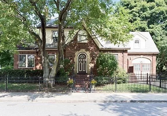 11 Dane St