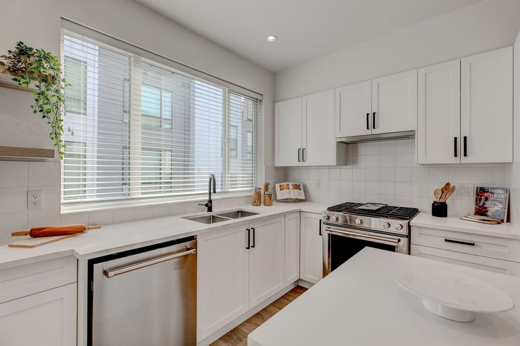 16433 19 Ave, #42