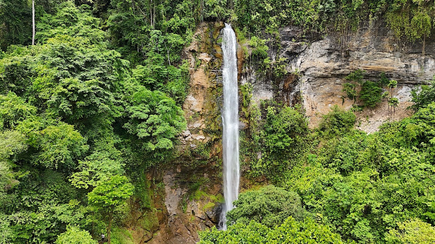 CASCADA ELYSIANA – ECO-RETREAT WITH HUGE WATERFALL