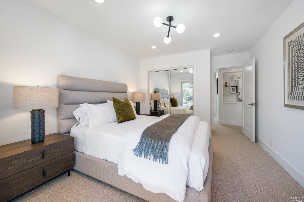 98 Red Hill Cir