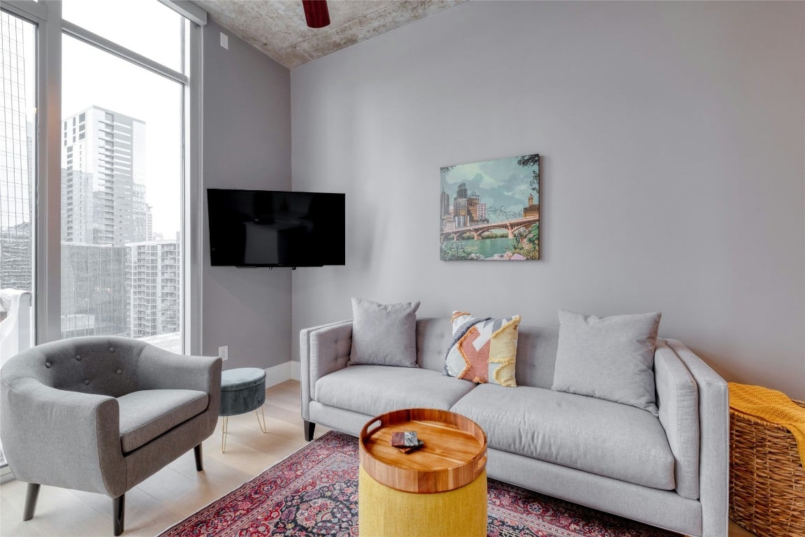 360 Nueces St, #1615