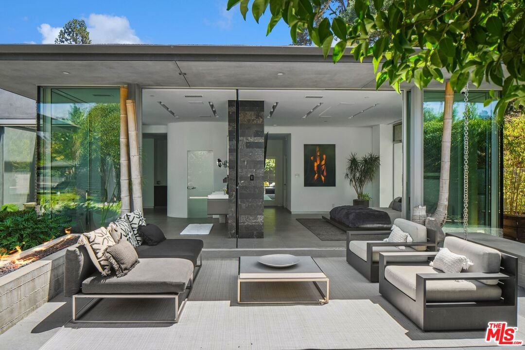 Nova Heights, Loma Vista Dr, 90210