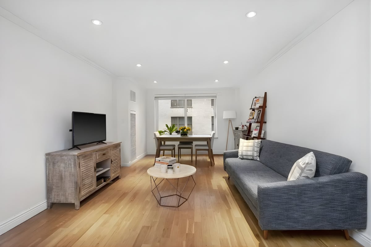 106 Central Park South 7O