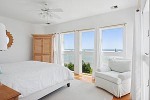390 Old Montauk Highway, Montauk