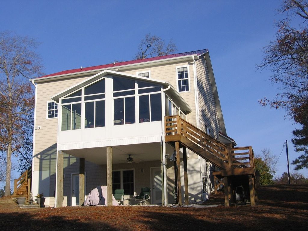 Petite Sunny Farm