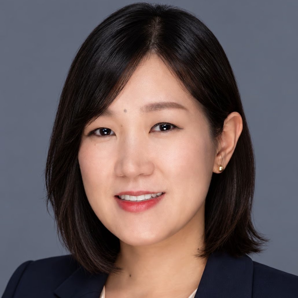 Mia Lin Honolulu, HI Real Estate Agent Headshot
