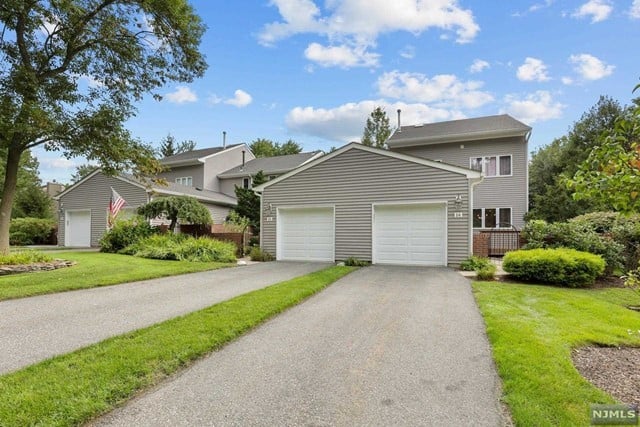 14 Litchult Ln