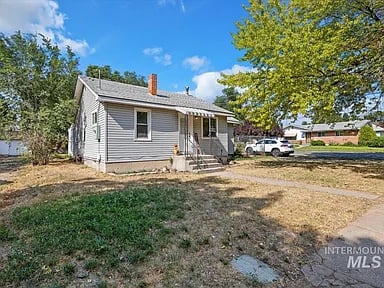 328 E Ave D